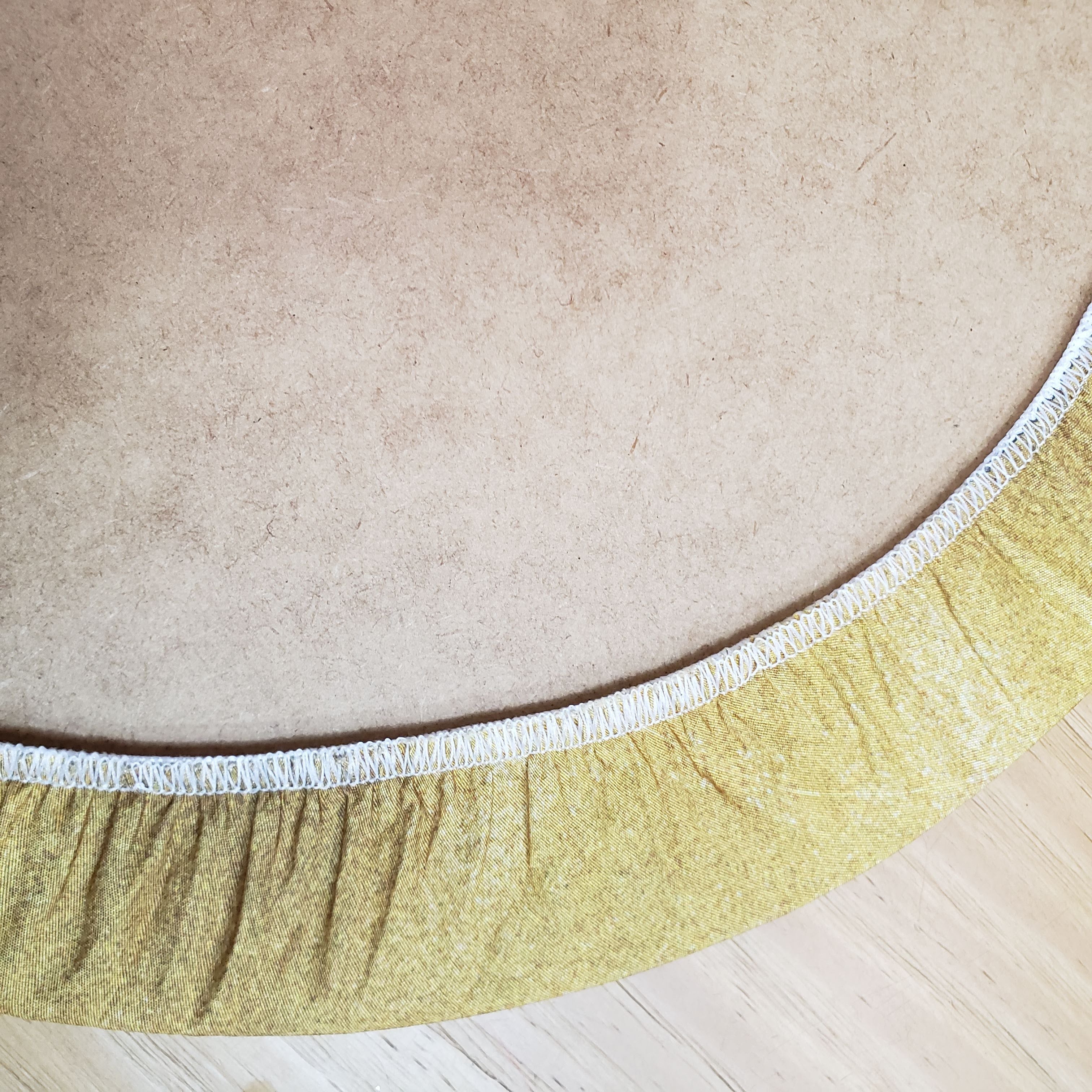 Set of 4 Round Placemats Covers Christmas Reindeer Cloth 14" Dia Synthetic | Red